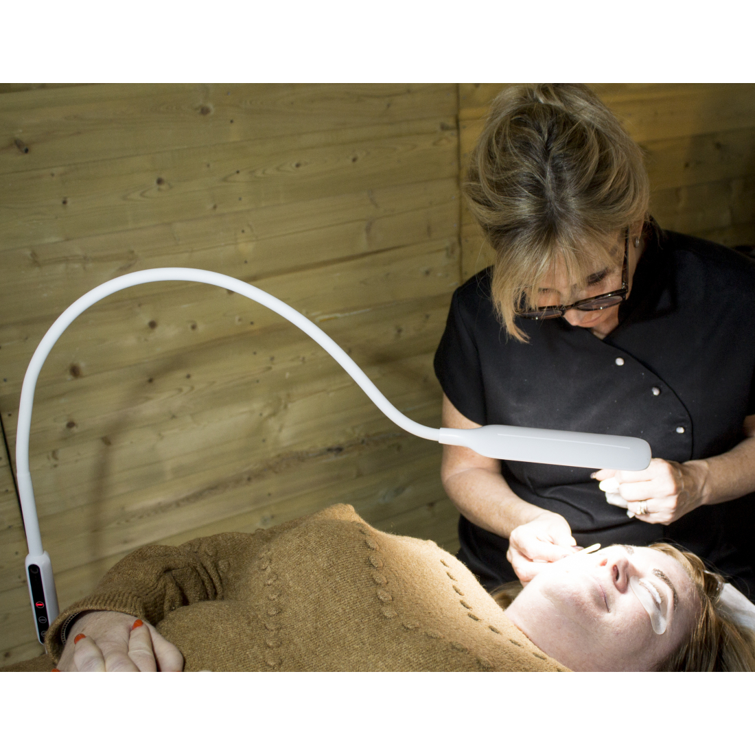 Lampara con mordaza "LUMINA"