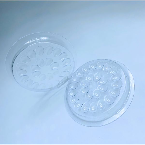 Spatulas for glue dots