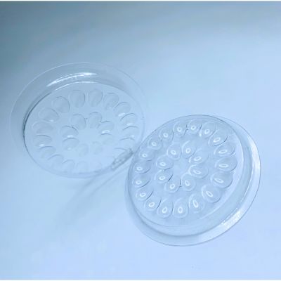 Spatulas for glue dots